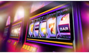 Filipino player completing a deposit on slotgo using mobile phone